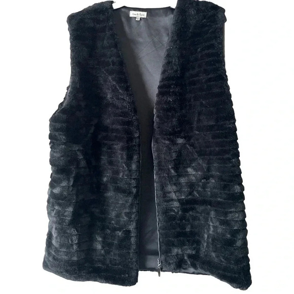 ANA & KATE | Cozy Soft Faux Rabbit Fur Teddy Black Textured Vest Size OS - Picture 2 of 5